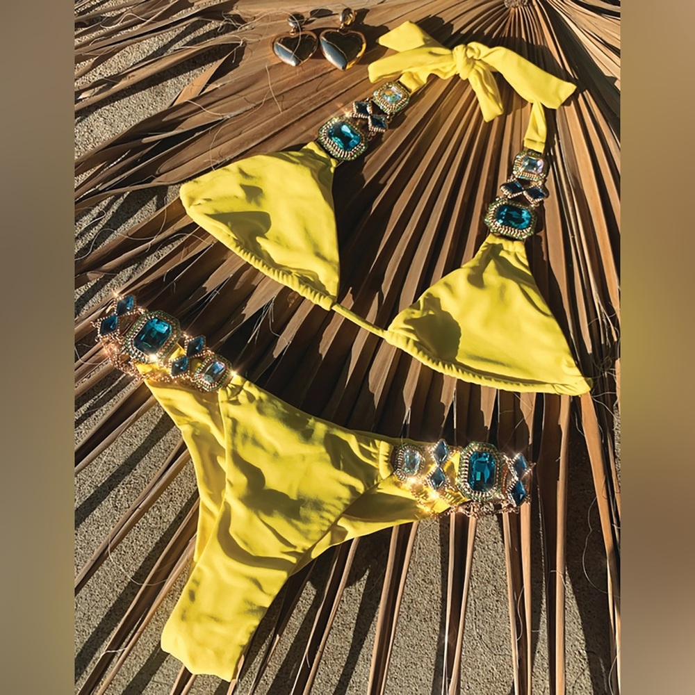 🔥🔥 NWT RARE Beach Bunny Yellow Jazmin Bikini Top NWT Medium Sunshine - Picture 3 of 7